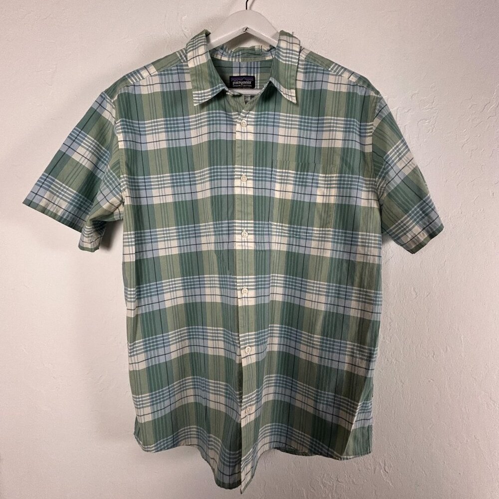 Patagonia Mens Large Organic Cotton Short Sleeve Green Plaid Button-Up Shirt